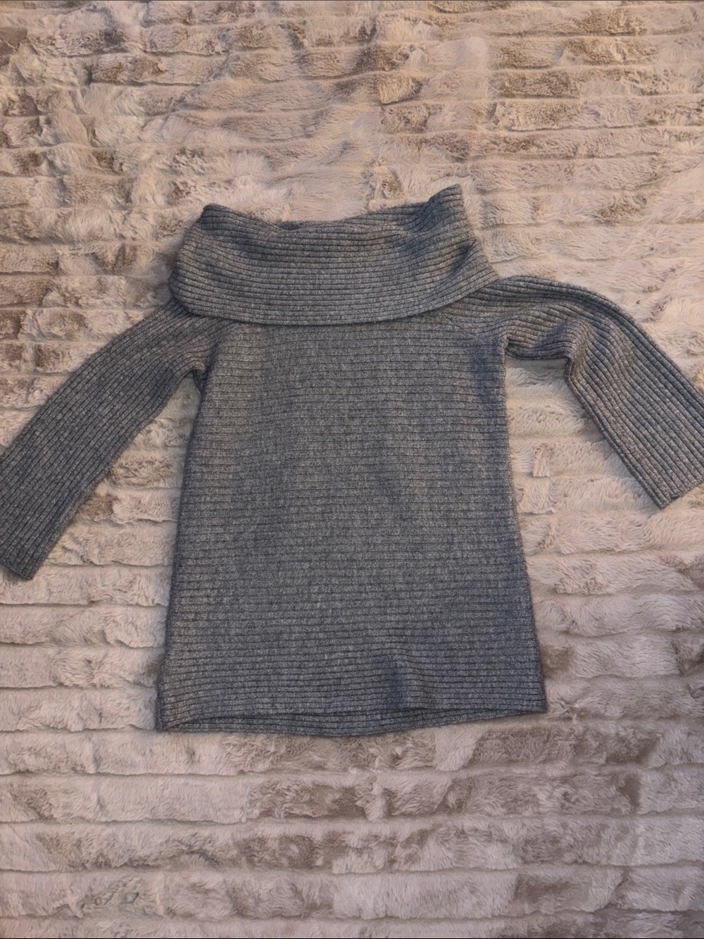 Lou & Grey Ribbed Off-the-Shoulder Sweater in Heather Gray